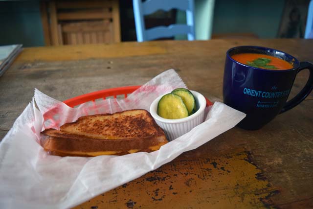 Grilled cheese and tomato coconut curry at the Orient Country Store. (Credit: Vera Chinese)