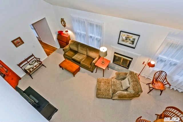740 Longview Ln