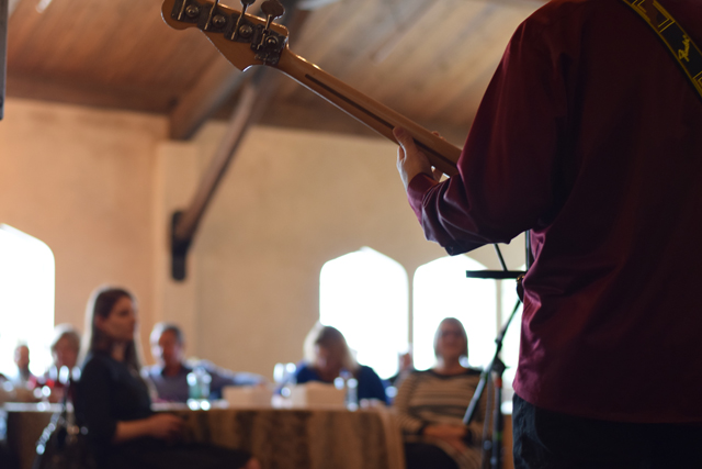 Gil Parris performs at Raphael on Saturday. (Credit: Vera Chinese)