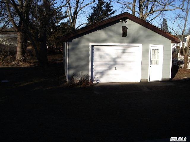 17 Locust St
