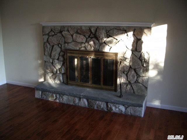 17 Locust St