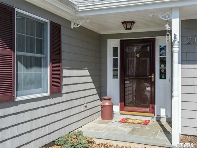 2105 Country Club Dr