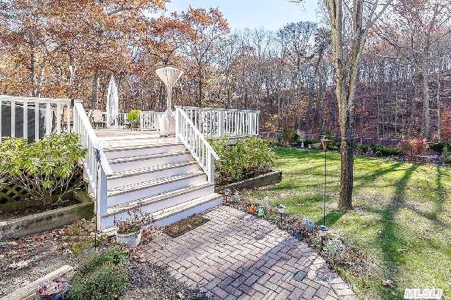 4 Bayberry Rd