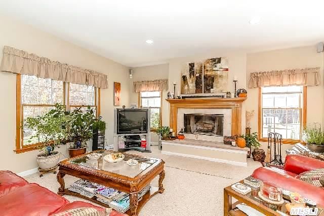 4 Bayberry Rd