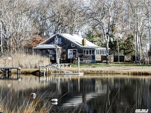725 Island View Ln