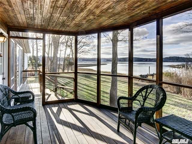 725 Island View Ln