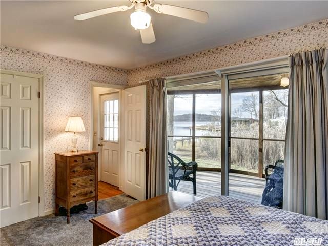 725 Island View Ln