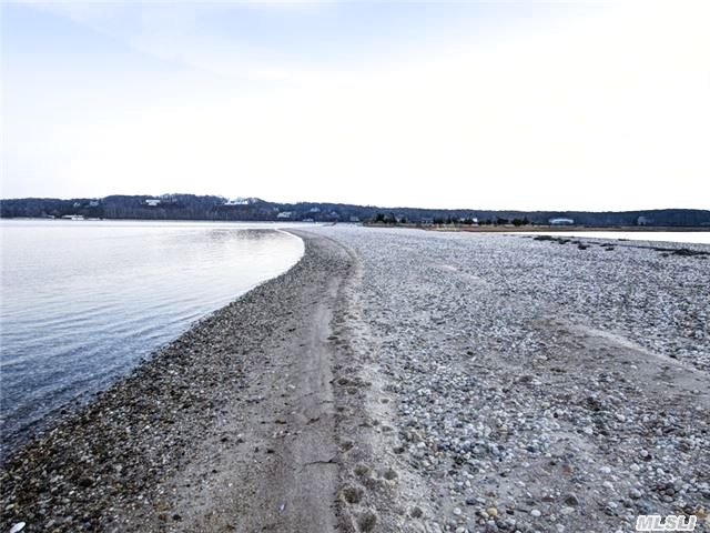 725 Island View Ln