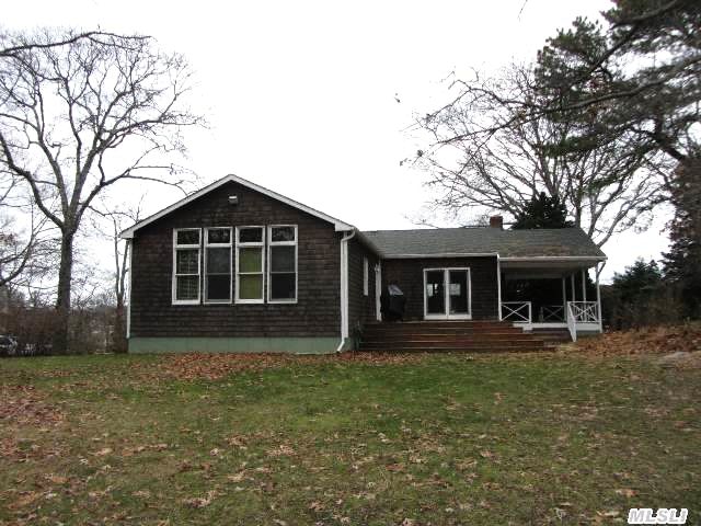 1095 Goose Creek Ln