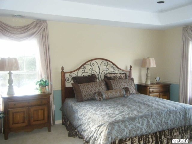 14 Maidstone Ln