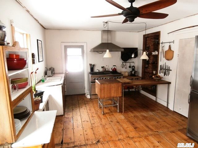 150 Sterling Ave