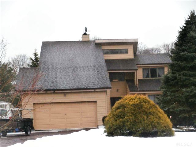 17 Hollow Ct