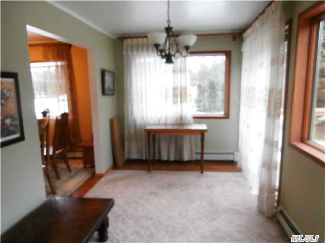 17 Hollow Ct