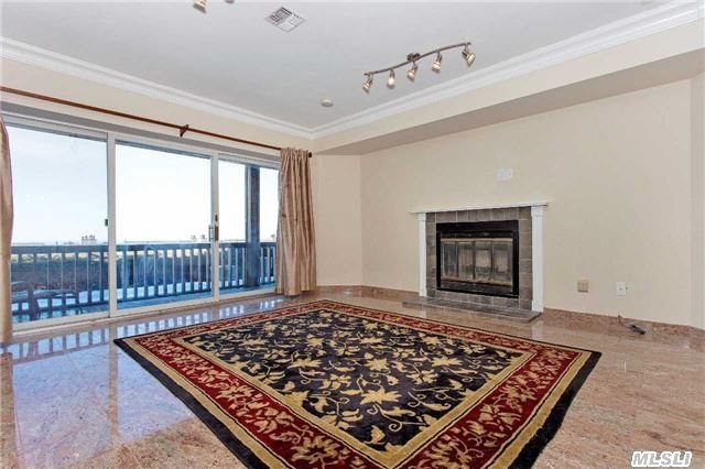 204 Fox Hill Dr