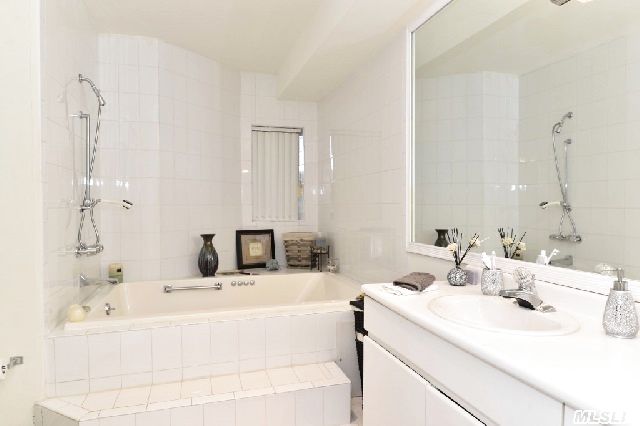 213 Fox Hill Dr