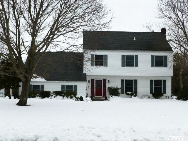 24 Michaels Ln