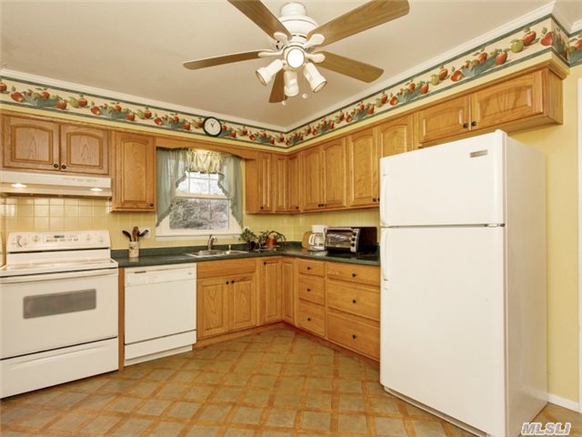 3 Gazon Rd