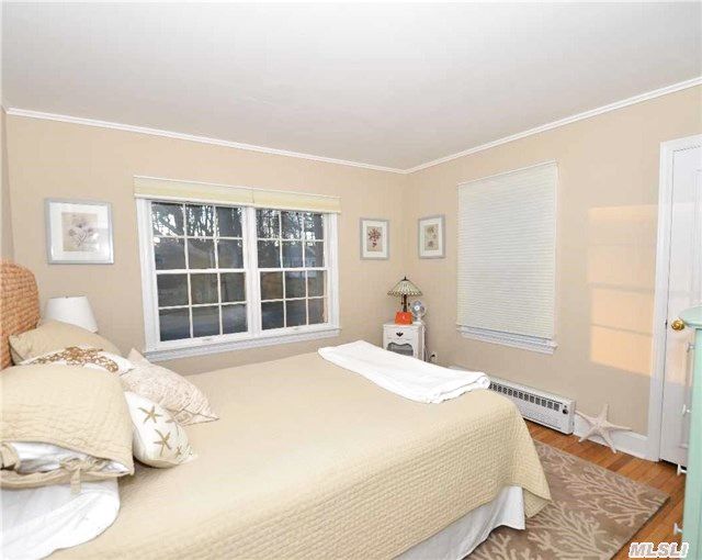 325 Dogwood Ln