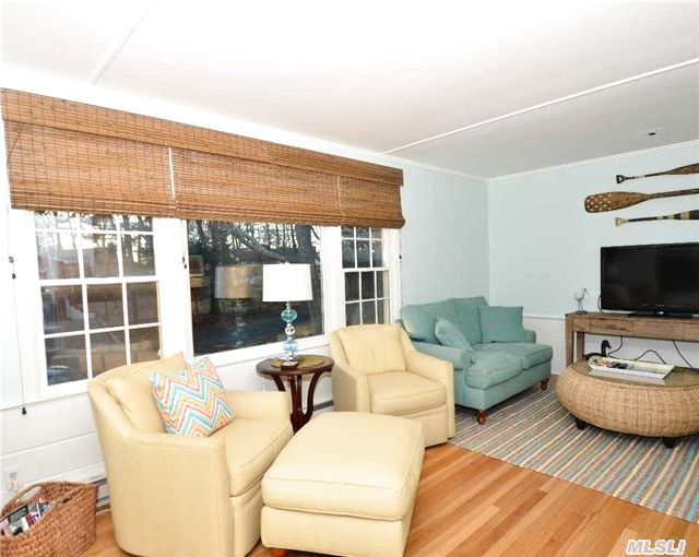 325 Dogwood Ln