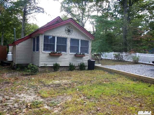 35 Cutlas St