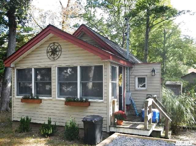 35 Cutlas St