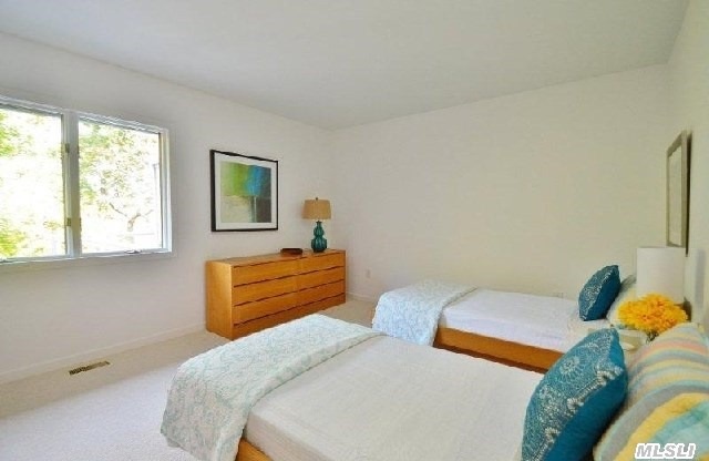 3675 Nassau Point Rd