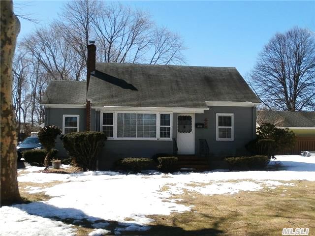 381 Howell Ave