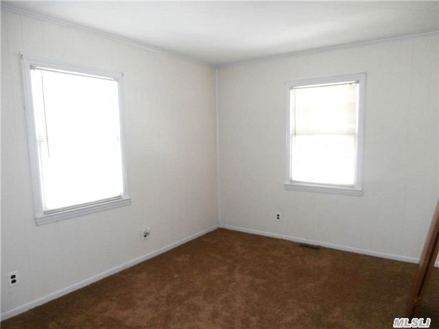 381 Howell Ave