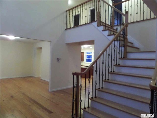 40 Sea Breeze Dr