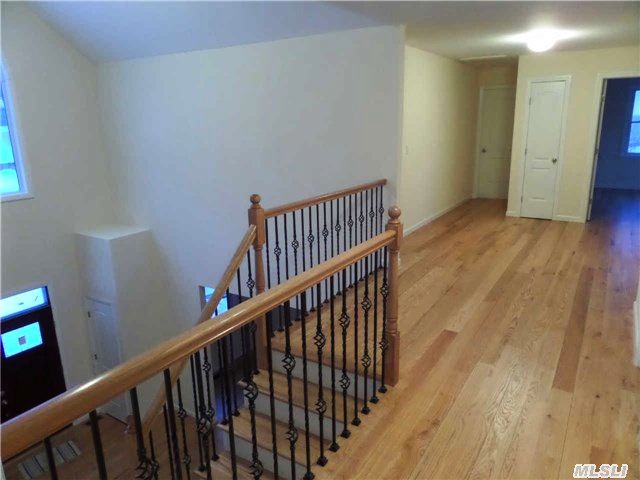 40 Sea Breeze Dr