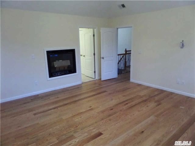 40 Sea Breeze Dr