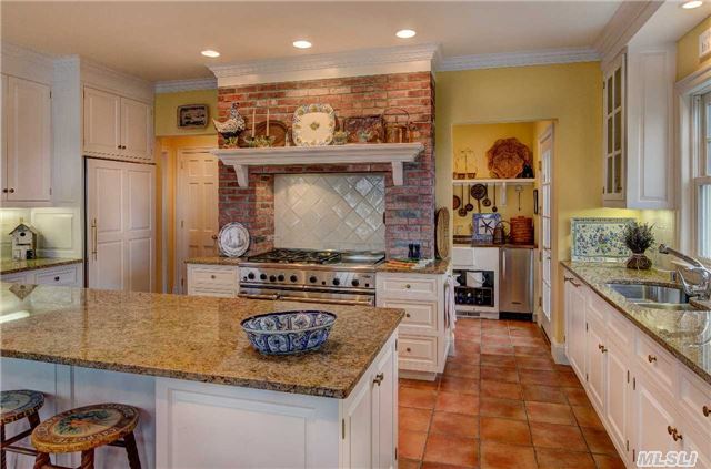 440 Windward Rd