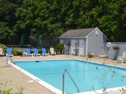 500 Meadow Ct