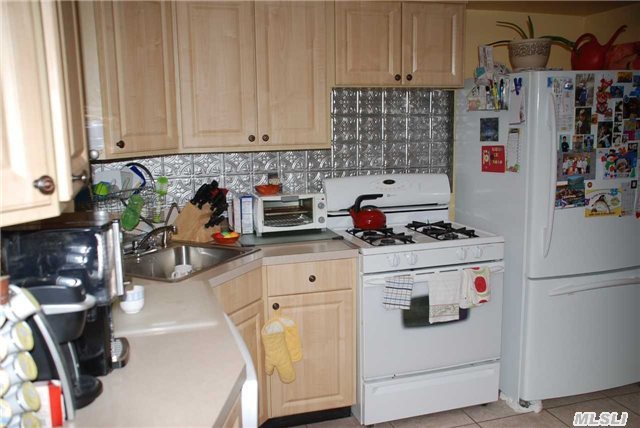 548 N Howell Ct