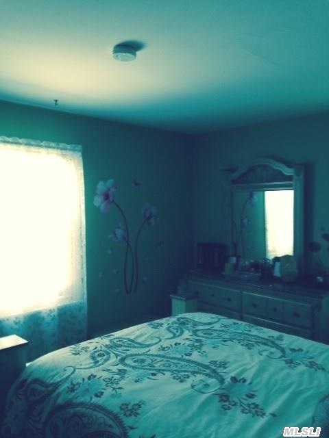 548 N Howell Ct