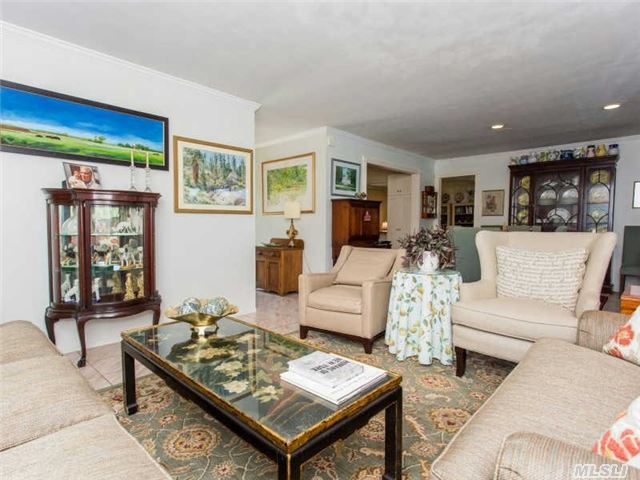 735 Waterview Dr