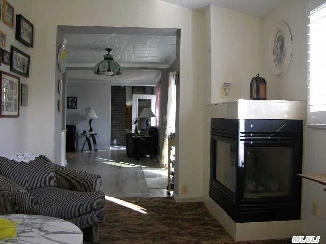8 Barbara Ct