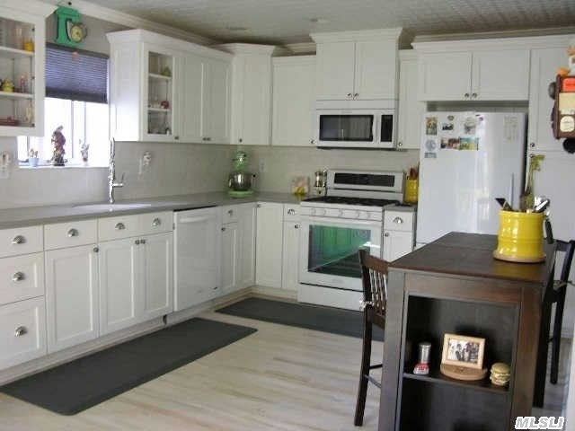 8 Barbara Ct