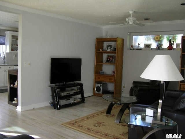 8 Barbara Ct