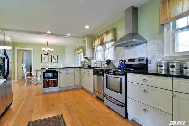 806 Peconic Bay Blvd