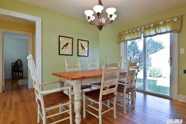 806 Peconic Bay Blvd
