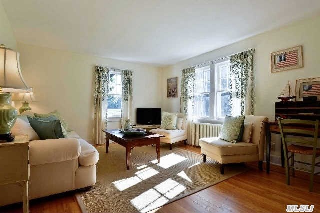 806 Peconic Bay Blvd