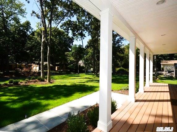 920 Moores Ln