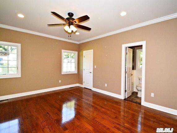 920 Moores Ln