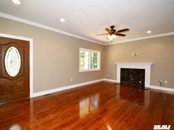 920 Moores Ln