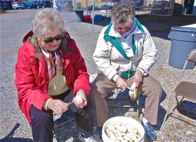 Cousins Dottie Bugdin and Connie Stelzer.
