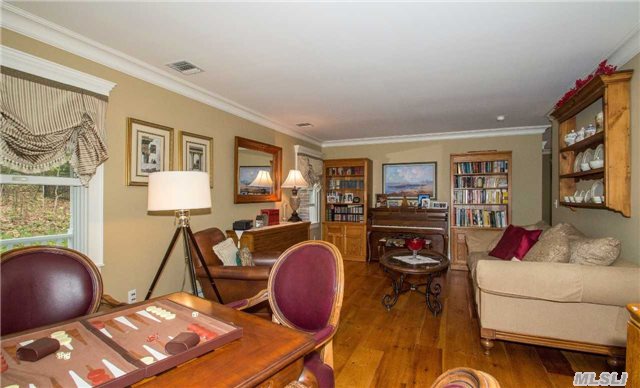 123 North Woods Dr