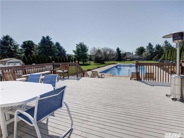 155 Oriole Dr