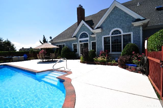 1795 Laurel Trl