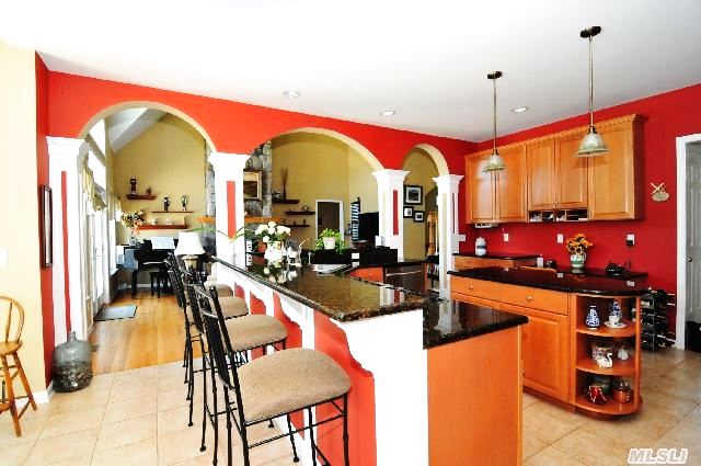 1795 Laurel Trl